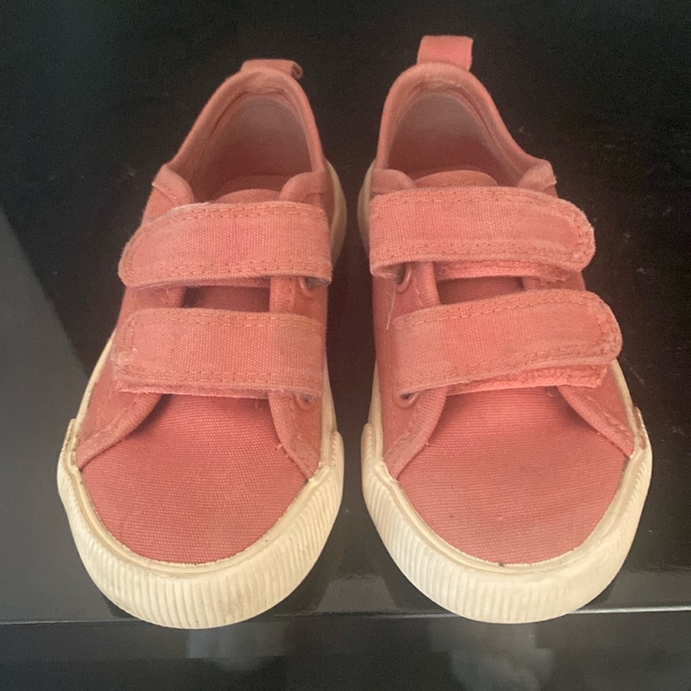 Toddlers H&M sneakers